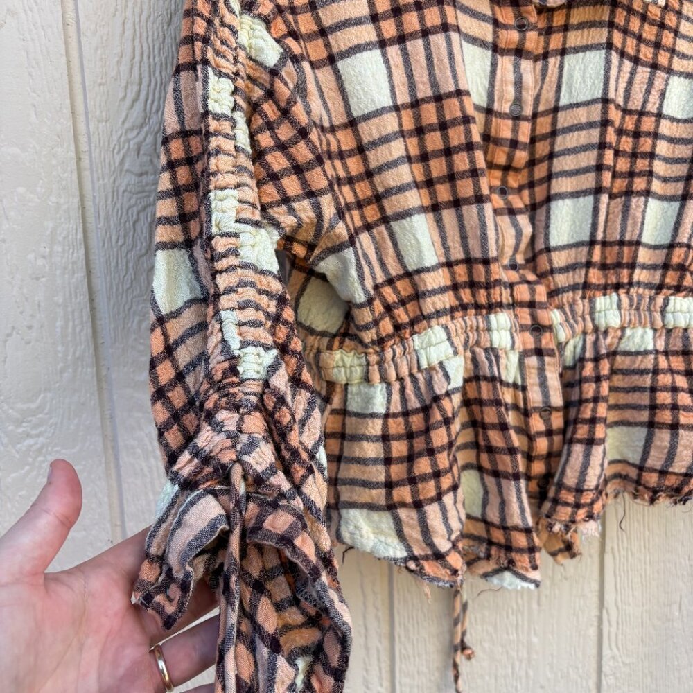 We The Free Pacific Dawn Button Down Shirt Women's Medium Peach Plaid Cottage - Picture 6 of 9